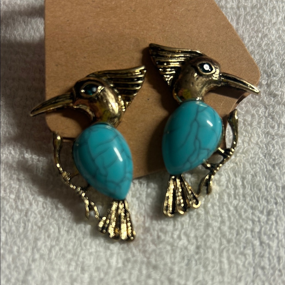 SMAIBULUN Pecker Chalchite Gold Plated Stud Earrings with turquoise stone bodies